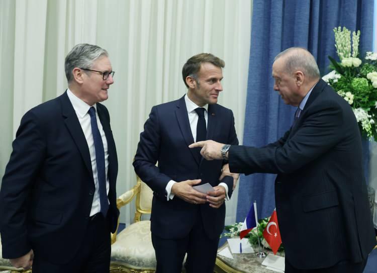 <p>Cumhurbaşkanı Erdoğan, ikili temasları kapsamında, Fransa Cumhurbaşkanı Emmanuel Macron ile bir araya geldi.</p>
