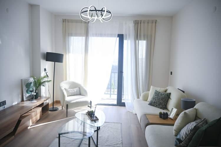 <p><span style="color:#B22222"><strong>Konutlar ısı, ses ve su yalıtımlı olarak tasarlandı</strong></span></p>