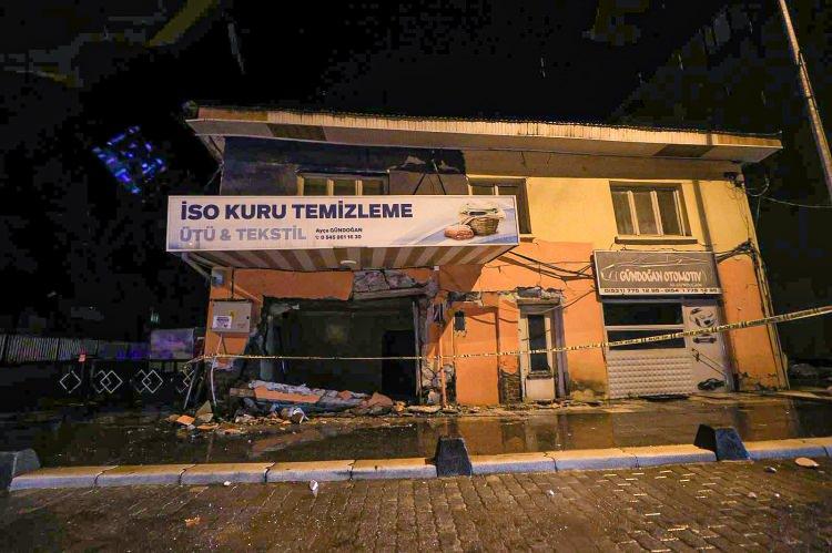 <p>Bölgede artçı depremler sürüyor.</p>