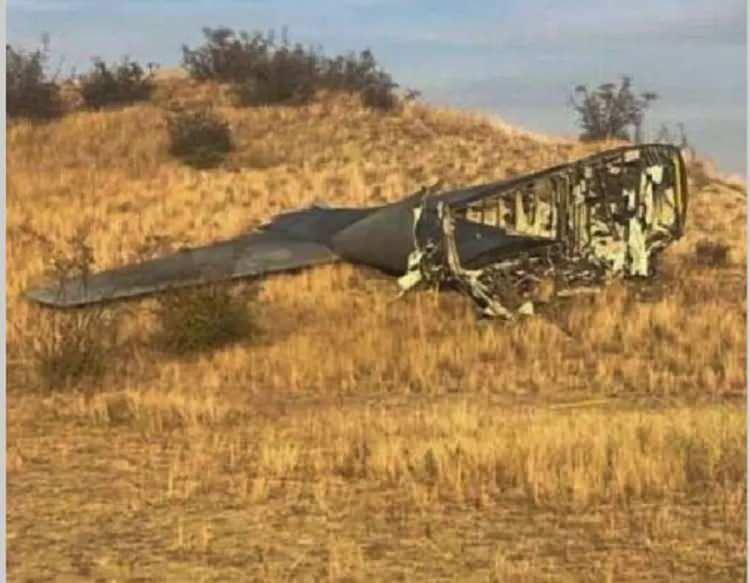 <p>Görüntülerde, uçaktan ilk önce, muhtemelen kuyruk kısmı <a href=