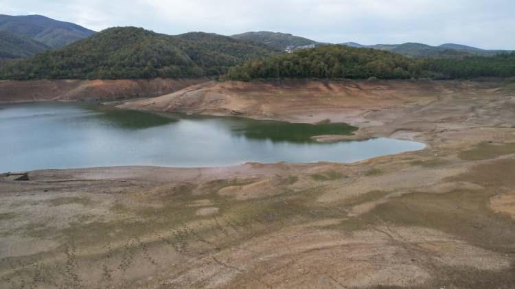 <p>Günlük 35-40 bin metreküp kentin su ihtiyacının karşılanan barajda kullanılabilir su miktarı ise yaklaşık 20 <a href=