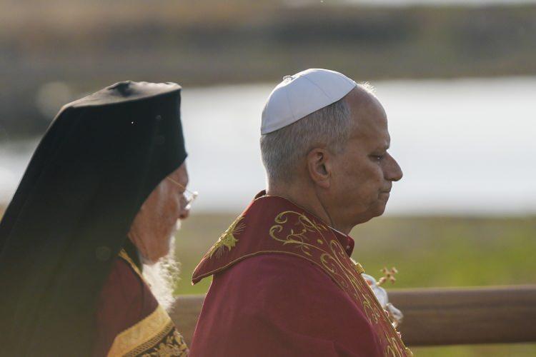 <p>Papa 14. Leo'nun ziyaretinin dünya gündemi ve siyaseti açısından önemi ise daha çok bölgedeki çatışmalar ve insani dramlarla ilgilidir.</p>
