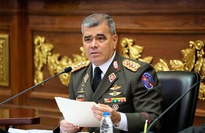 <p>Venezuela Savunma Bakanı Vladimir Padrino Lopez, &uuml;lkesinin "stratejik kaynaklarını ele ge&ccedil;irmeyi ve y&ouml;netimini değiştirmeyi hedefleyen ABD saldırılarının hedefi" olduğunu s&ouml;yledi ve uluslararası topluma ABD'nin kınanması &ccedil;ağrısı yaptı.</p>
