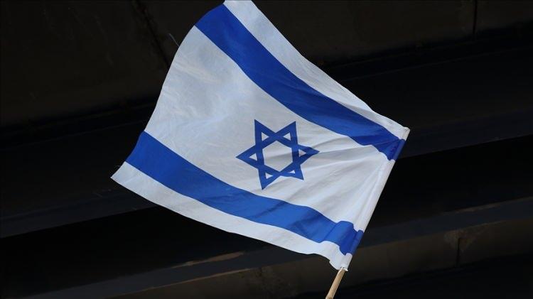 <p><span style="color:#B22222"><strong>İSRAİL'DEN İRAN'A "VENEZUELA" G&Ouml;NDERMESİ</strong></span></p>

<p>İsrail Başbakanı Binyamin Netanyahu, ABD'nin Venezuela saldırısı dolayısıyla Başkan Donald Trump'ı tebrik etti.</p>
