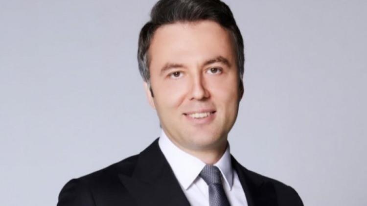 <p><span style="color:#B22222"><strong>MEHMET AKİF ERSOY:</strong></span></p>

<p>&nbsp;</p>

<p>Aylık gelirine ilişkin beyan edilen bilgilere g&ouml;re Ersoy&rsquo;un aylık kazancı 390.000 TL olarak yer aldı.</p>

<p>&nbsp;</p>
