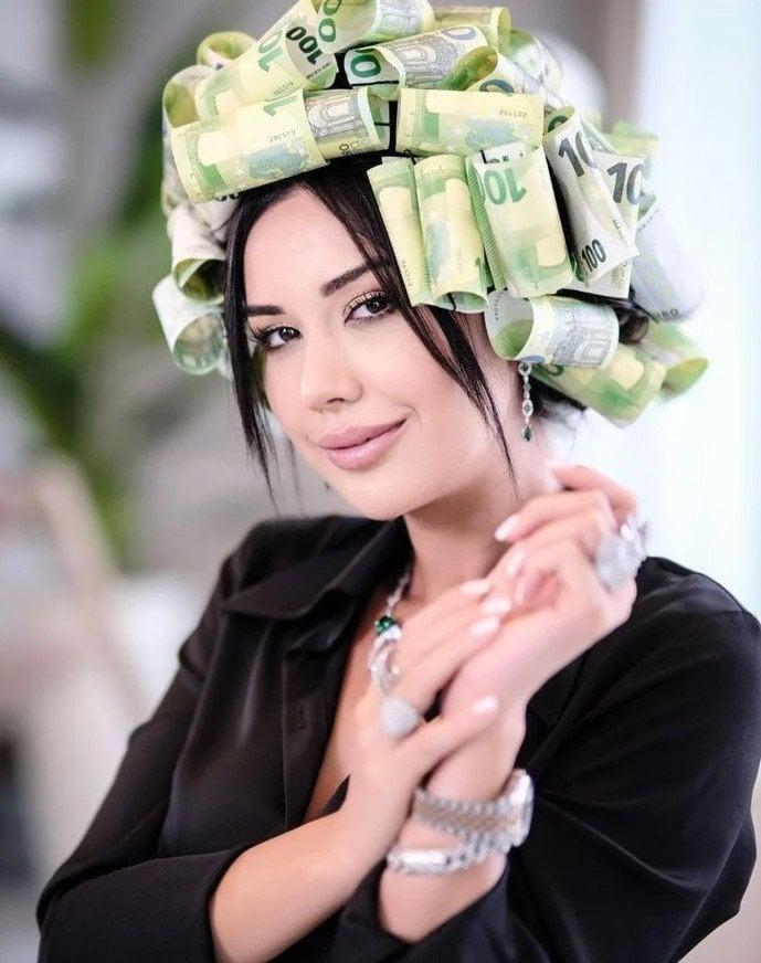 <p><span style="color:#B22222"><strong>DİLAN POLAT VE ENGİN POLAT&nbsp;</strong></span></p>

<p>Aylık gelir sorusuna 150 - 200 bin lira gelirleri olduğunu ifade etmişlerdi.</p>

<p>(2023 kara para soruştırmasında )&nbsp;</p>

<p>&nbsp;</p>

<p>&nbsp;</p>

<p>&nbsp;</p>
