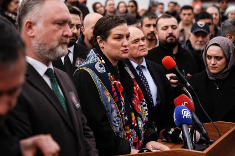 <p>T&ouml;rende konuşan kızı Kazıcı, babasının akademisyenliğe verdiği &ouml;nem ile Galatasaray &Uuml;niversitesine duyduğu bağlılığı anlattı.</p>
