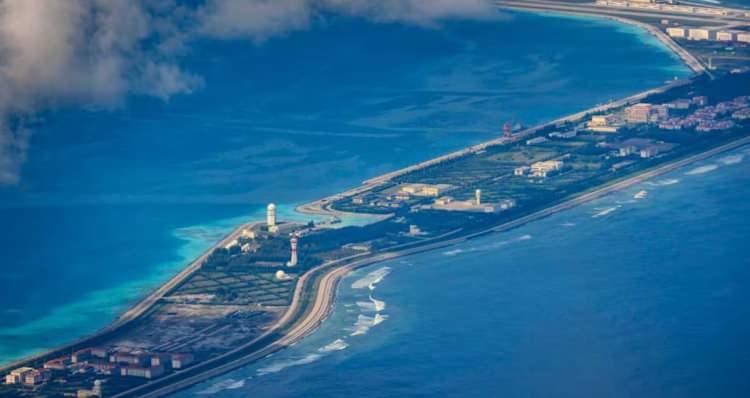 <p>Pekin'in şu anda Paracel Adaları'ndaki ana &uuml;ss&uuml; olan Woody Adası'nda 2740 metrelik bir pisti bulunuyor ve bu pist d&uuml;zenli olarak n&uuml;kleer kapasiteli H-6 da dahil olmak &uuml;zere bombardıman u&ccedil;aklarına ev sahipliği yapıyor.</p>
