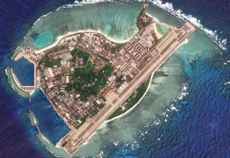 <p><span style="color:#B22222"><strong>YENİ ASKERİ &Uuml;S İDDİASI</strong></span></p>

<p>AMTI Direkt&ouml;r&uuml; Gregory Poling'ten aktarılan bilgiye g&ouml;re; adanın b&uuml;y&uuml;kl&uuml;ğ&uuml; g&ouml;z &ouml;n&uuml;ne alındığında burada bir g&ouml;zetleme ve keşif ağı kurmasının beklendiği belirtildi.</p>
