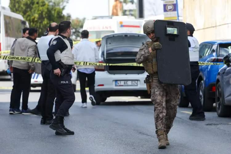 <p>&Ccedil;atışmada iki kahraman polisimiz hafif yaralanmıştır.&nbsp;</p>
