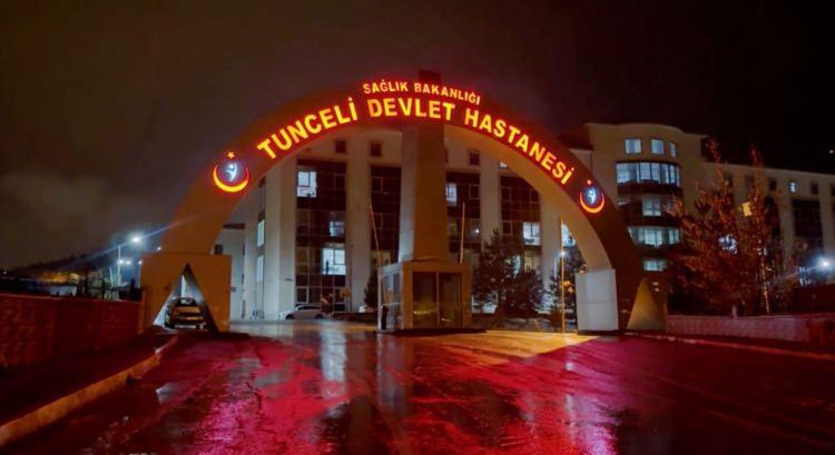 <p>D&uuml;n akşam saatlerinde de hastane kayıtlarının silindiği iddiasıyla Tunceli Devlet Hastanesi Bilgi işlem g&ouml;revlileri Bur&ccedil;in Y. ve Y&uuml;cel E., &lsquo;Delilleri yok etme ve gizleme&rsquo; su&ccedil;lamasıyla g&ouml;zaltına alındı. Ş&uuml;phelilerin jandarmadaki ifade işlemleri devam ediyor.</p>

<p>&nbsp;</p>
