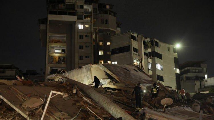 <p>ABD Jeolojik Araştırma Merkezi (USGS), Venezuela'da 39 saniye arayla 7,2 ve 7,5 b&uuml;y&uuml;kl&uuml;ğ&uuml;nde iki deprem olduğunu bildirdi.</p>
