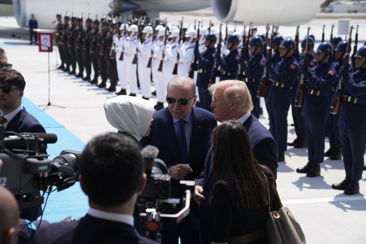 <p>Katar tarafından ABD'ye hediye edilen yaklaşık 500 milyon dolar değerindeki Boeing 747-8, ABD Hava Kuvvetleri tarafından "u&ccedil;an Beyaz Saray"a d&ouml;n&uuml;şt&uuml;r&uuml;lm&uuml;şt&uuml;.</p>
