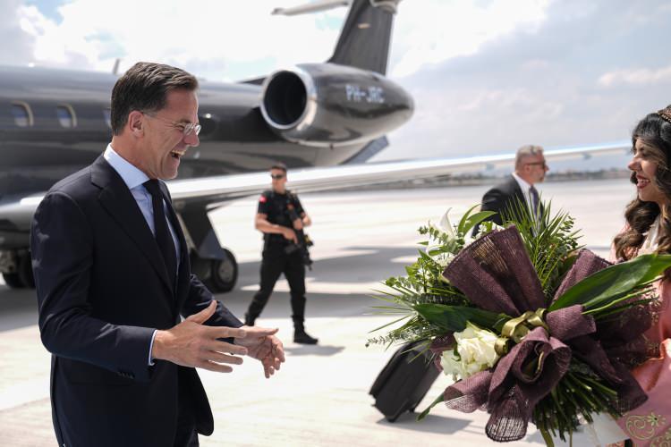 <p><span style="color:rgb(178, 34, 34)"><strong>NATO GENEL SEKRETERİ&nbsp;</strong></span></p>

<p>NATO Genel Sekreteri Mark Rutte Ankara Havalimanı'na geldi.<br />
<br />
Genel Sekreter Rutte, havalimanına gelişinde Cumhurbaşkanlığı Savunma Sanayii Başkanı Haluk G&ouml;rg&uuml;n tarafından karşılandı.</p>
