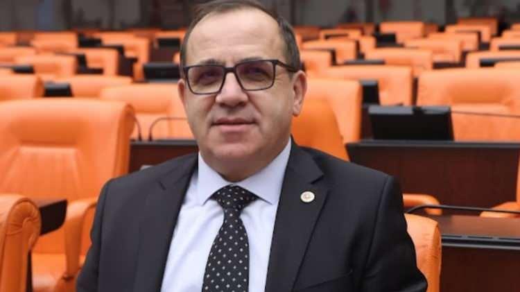 <p><strong>T&Uuml;RKER ATEŞ</strong></p>

<p>&nbsp;</p>
