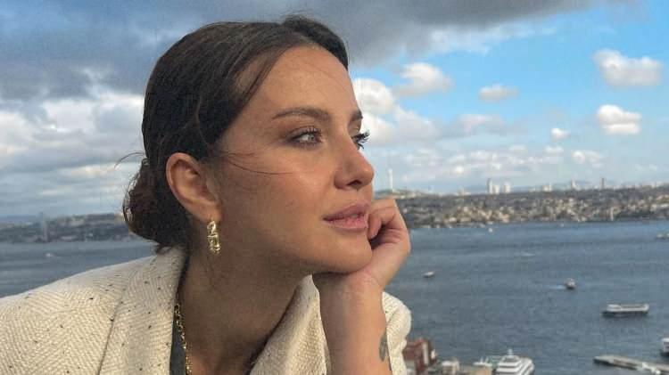 <p><strong>&nbsp;İREM HELVACIOĞLU</strong></p>
