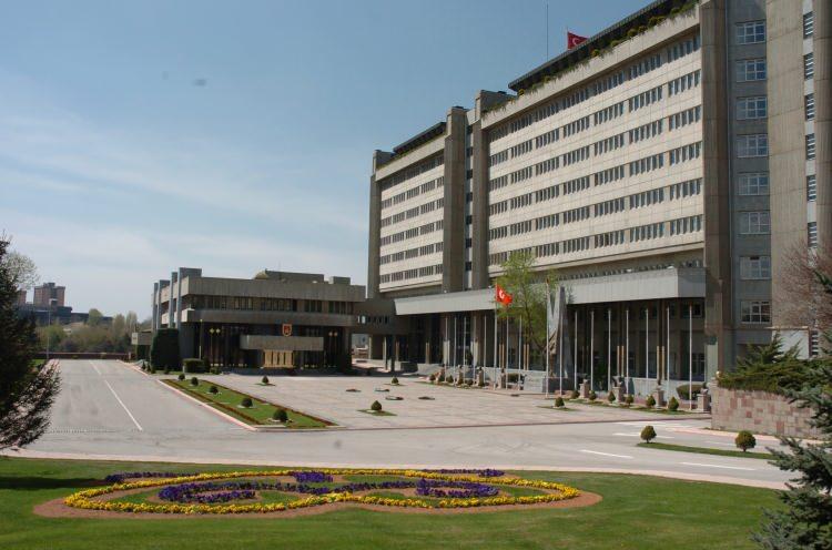 <p><strong>Tuğgeneral Y&uuml;ksel KOLCU &rarr; T&uuml;mgeneral</strong> (Kara Kuvvetleri Komutanlığı)</p>

<p><strong>Tuğgeneral İsmail ANALI &rarr; T&uuml;mgeneral</strong> (Kara Kuvvetleri Komutanlığı)</p>

<p><strong>Tuğgeneral Hakan DURMAZPINAR &rarr; T&uuml;mgeneral</strong> (Kara Kuvvetleri Komutanlığı)</p>
