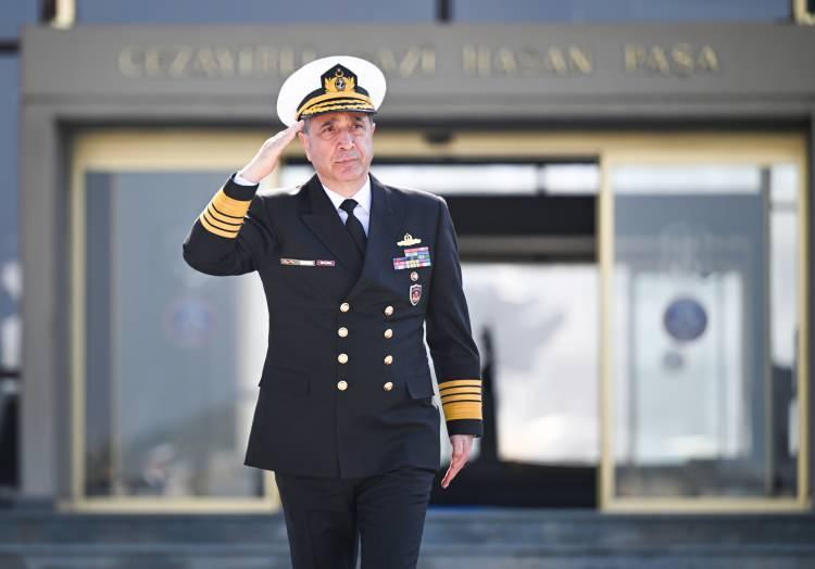<p><span style="color:#B22222"><strong>DENİZ KUVVETLERİ KOMUTANI TATLIOĞLU'NUN G&Ouml;REV S&Uuml;RESİ UZATILDI</strong></span></p>

<ul>
</ul>

<p>Y&uuml;ksek Askeri Şura kararıyla Deniz Kuvvetleri Komutanı Oramiral Erc&uuml;ment Tatlıoğlu'nun g&ouml;rev s&uuml;resinin 1 yıl uzatılmasına karar verildi.</p>
