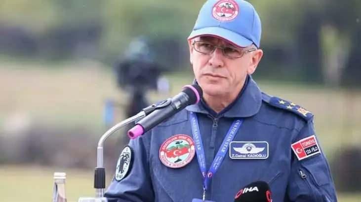 <p>Ş&ucirc;ra kararları kapsamında Hava Kuvvetleri Komutanı Orgeneral Ziya Cemal Kadıoğlu, kadrosuzluk nedeniyle emekliye sevk edildi.</p>
