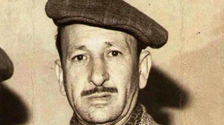 <p>1950 ve 60'lı Galata K&ouml;pr&uuml;s&uuml;'n&uuml; satmak &uuml;zereyken tesad&uuml;fen yakalandı.</p>

<p>&Ouml;l&uuml;m&uuml;yle ilgili kesin bilgi olmamakla birlikte, polisin tahminlerine g&ouml;re 1984'te Beyoğlu'nda s&uuml;rekli kaldığı otelde kalp krizinden &ouml;ld&uuml; ve kimlik taşımadığı i&ccedil;in kimsesizler mezarlığına g&ouml;m&uuml;ld&uuml;.</p>

<p>&nbsp;</p>
