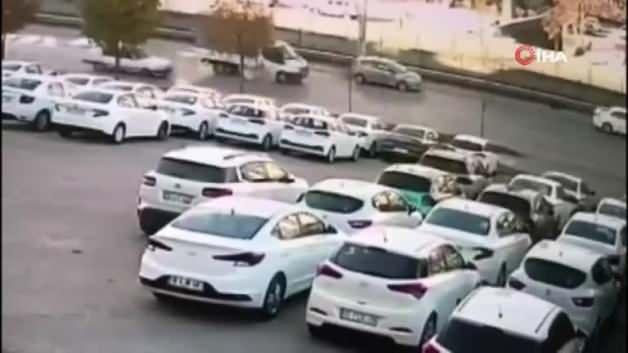 Bursa'da Yola Atlayan Kedi Zincirleme Kazaya Neden Oldu - Video 7