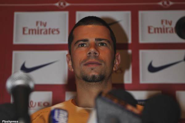 Fenerbahçe ile yollarını ayırarak Fransız ekibi PSG ile anlaşan Kezman 14 numaralı formayı giyecek
