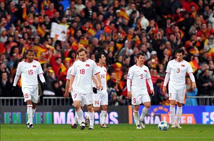 A Milli Takım, 2010 Dünya Kupası Avrupa Elemeleri 5. Grup'taki 5. maçında İspanya ile karşılaştı. Maçın ikinci yarısında gelen tek gol skoru da belirledi.