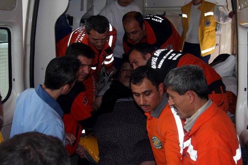 Bursa'da kadın sığınma evinde yaşayan 240 kiloluk kadının rahatsızlanması üzerine 20 kişilik itfaiye, ambulans ve sivil savunma ekibi seferber oldu.