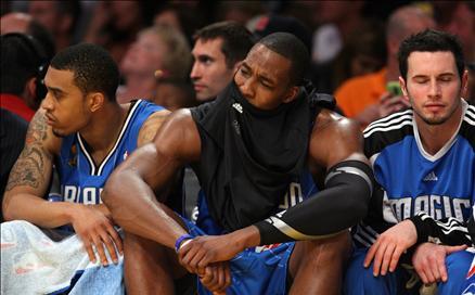 Milli basketbolcumuz Hidayet Türkoğlu'nun 22 sayısı atarak devleştiği, normal süresi 88-88 tamamlanan maçta, Los Angeles Lakers Orlando Magic'i 101-96 yendi.