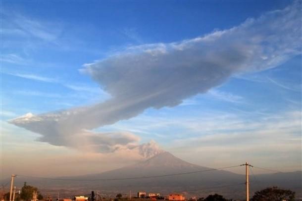 Meksika'da Popocatepetl Yanardağı faaliyete geçti.