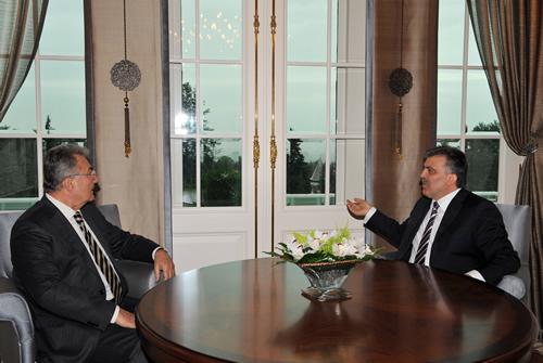 CHP Genel Başkanı Deniz Baykal, Çankaya Köşk'ünde Cumhurbaşkanı Abdullah Gül ile görüştü..