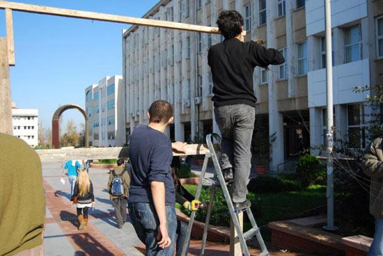 Gazze karanlıkta, Boğaziçi ayakta!