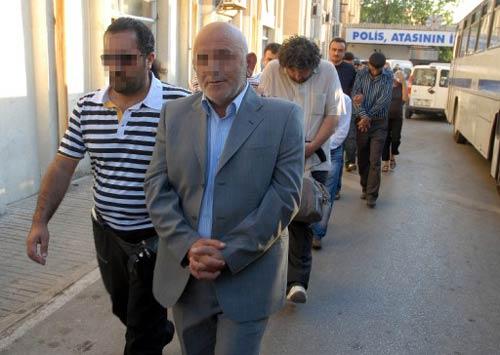 İzmir'de Skorsky'li operasyonda gözaltına alınan çete