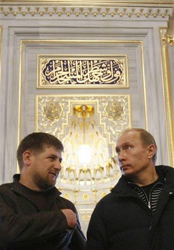 Putin Çeçenistan'da camiyi ziyaret etti