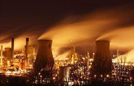 17 Kasım 2007... İskoçyadaki Grangemouth petrol rafineleri.