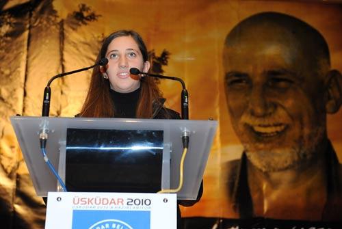 Ömer Lütfi Metenin kızı Hatice Hicaz Mete yaptığı konuşmada babasının yeryüzünde yaşayan tüm canlılara ancak özellikle de gençlere büyük önem verdiğini, hakiki bir aşk adamı  ve iyilik abidesi olduğunu ifade ederken o büyük insanın kendisinin kahramanı olduğunun altını çizdi.