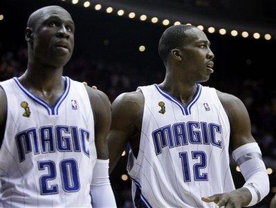 Hidayet'in de forma giydiği NBA final serisi 4. maçında Los Angeles Lakers, Orlando Magic'i uzatmalarda yıkmayı başarırken malesef Hidayet son anlarda kendine bağlanan umutları yıktı