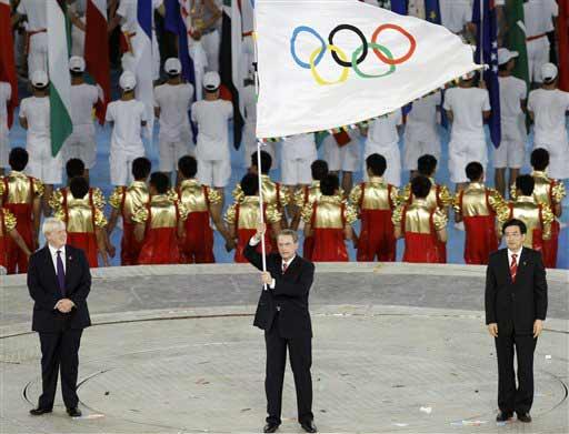 29. Yaz Olimpiyat Oyunları, ''Kuş Yuvası'' olarak adlandırılan 90 bin kişilik Ulusal Stat'ta düzenlenen görkemli bir törenle sona erdi.