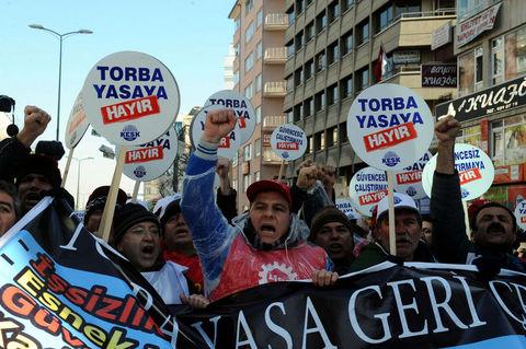 Ankara'da Torba Yasayı protesto etmek isteyen sendika &uuml;yeleri polisle &ccedil;atıştı...