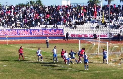 1996-97 sezonunda 34 maçta 2 galibiyet 27 yenilgi, 5 beraberlik alan Zeytinburnuspor, Türkiye Birinci Lig tarihinin 'en kötü performansı'na imza attı.