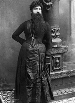 Jane W.DEVERE Jane 1859 yılında doğdu. 1883 yılında bir şovmenle evlendi. Hala dünyadaki en uzun sakallı bayan rekoruna sahip olan Jane ,1912 yılından kalp krizi geçirerek öldü.