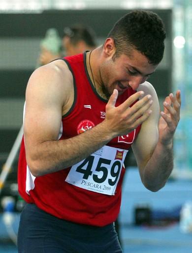 16. Akdeniz Oyunları'nda atletizmde erkekler cirit atmada Fatih Avan altın madalya kazandı.
