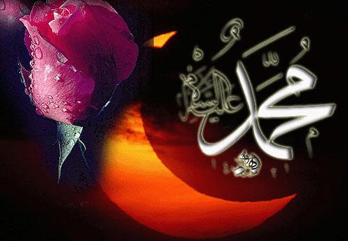 ALLAH RESULÜ'NÜN LATİFESİ
Hayatının her ânı bizim için "üsve-i hasene: en güzel örnek" olan Allah Resûlü'nün ve ashabının latifeleri genellikle yorumsuz olarak verilmiştir. Gönlümüze sürür ve neşe dağıtan bu latifelerdeki nezaket, doğruluk ve ölçüye dikkatlerinizi çekiyoruz.
ENCEŞE'YE LATİFE
Veda haccı yolculuğunda, develerle, kafileler halinde yol alınır. Peygamber hanımlarının da bulunduğu kadınlar kafilesinin develerini Enceşe adında bir siyah köle, erkekler kafilesinin develerini de Enes b. Malikin kardeşi Berâ b. Mâlik sürer. Sürücülerin her ikisi de güzel seslidir. Onların sesine, musikinin ahen-gine ayak uyduran develer, bir ara heyecana gelip koşturmaya başlarlar. Bu hâli gören Hz. Peygamber, Enceşe'yi tatlı bir şekilde ikaz eder:
"Enceşe! Develeri yavaş sür de (taşıdıkları) cam şişeler kırılmasın!"