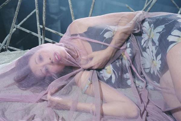 8 - Yalnız Yatmak İstemiyorum (Tsai Ming-liang, 2006)