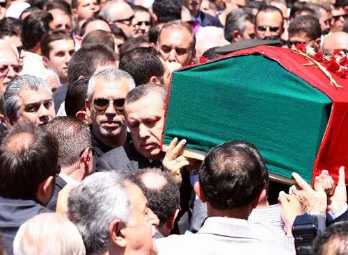 Hasan Doğan'ın cenaze namazı Fatih Caii'nde kılındı