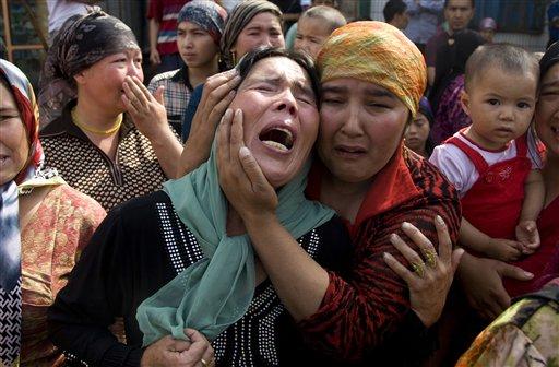 Doğu Türkistan'da neler yaşandığına dair görüntüler, Çin Halk Cumhuriyeti rejiminin katı sansürü nedeniyle alınamıyor. Ajansların geçtiği tek görüntülerdeki isyan ise acının büyüklüğünü gizleyemiyor.