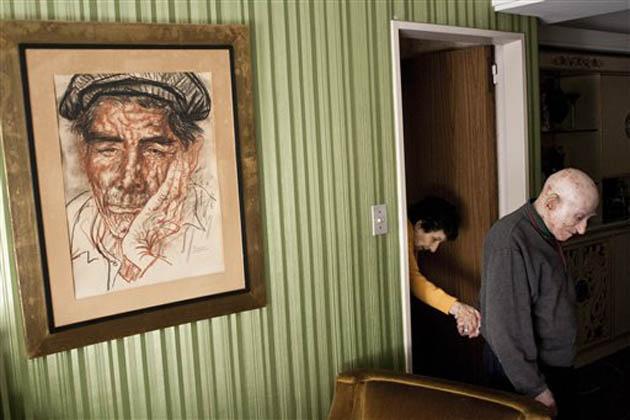 Alejandro Kirchuk - Bir odadan başka bir odaya geçen Arjantin'li alzheimer hastası