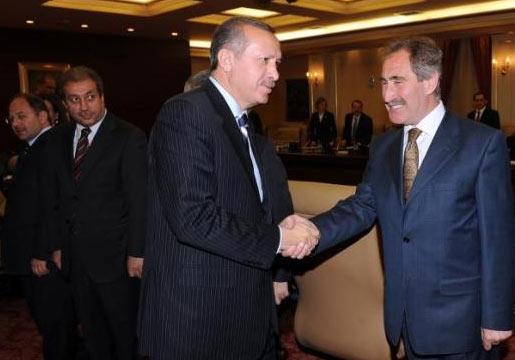 Bakanlar Kurulu, Başbakan Recep Tayyip Erdoğan başkanlığında toplandı. Toplantıya, yeni göreve başlayan bakanlar da katıldı. 27 koltuklu ilk Bakanlar Kurulu'ndan ilk kareler: