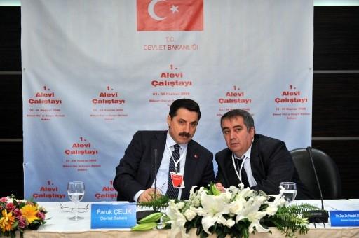 Çeşitli sivil toplum örgütlerinin katılımıyla bugün gerçekleştirilecek olan Alevi çalıştayı başladı. Çalıştaya tüm Alevi ve Bektaşi örgütlerinin önde gelen isimlerinden 35 kişi katılıyor.
