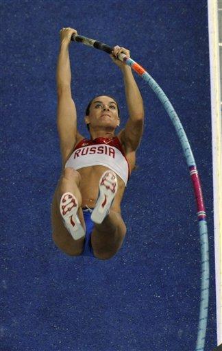 Rekorlarıyla 6 yıldır kadınlar sırıkla atlamada dünyanın bir numarası olan Rus sporcu Yelena Isinbayeva dün 4.75 ve 4.80 ile denediği atlayışlarda başarılı olamadı.